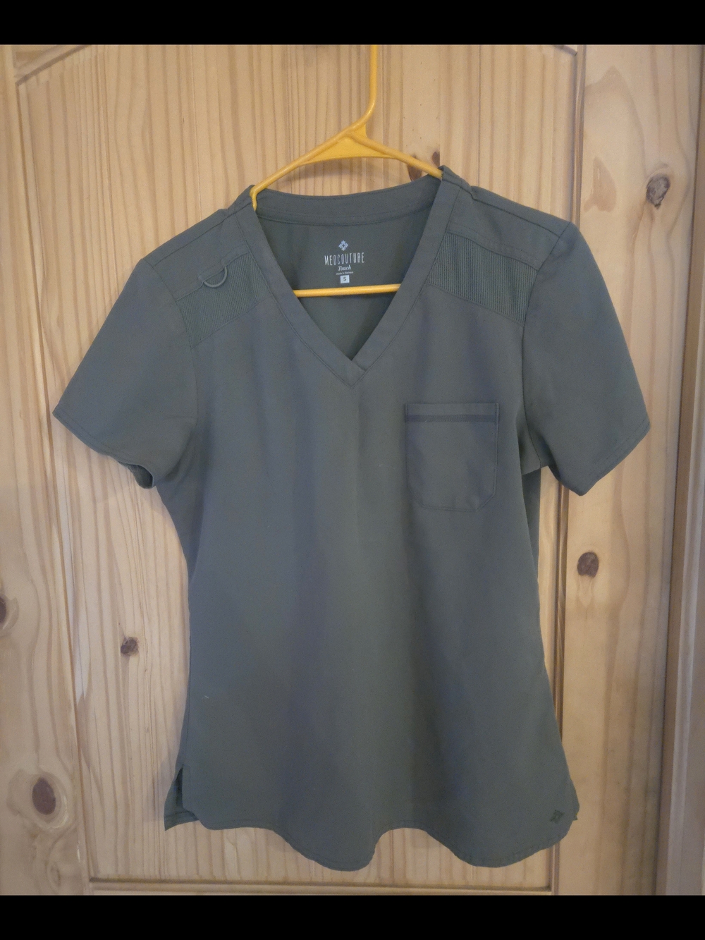 Med Couture Touch Scrub Top Women's Small Olive Green V-Neck Medical Uniform